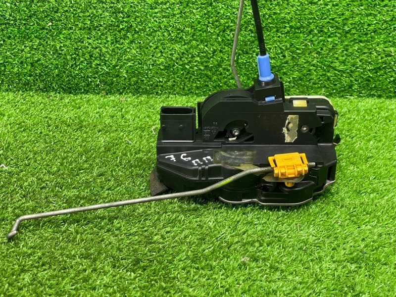 Замок двери передней правой, 3000 рублей, Москва