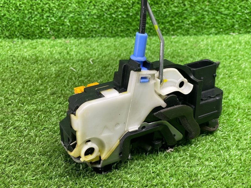 Замок двери передней правой, 3000 рублей, Москва