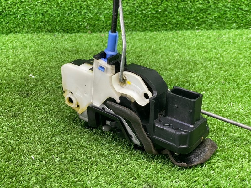 Замок двери передней правой, 3000 рублей, Москва