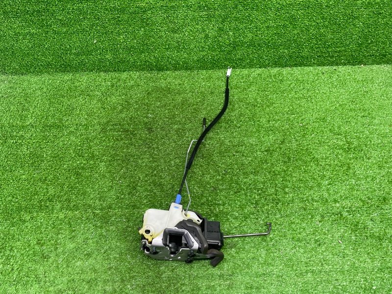 Замок двери передней правой, 3000 рублей, Москва