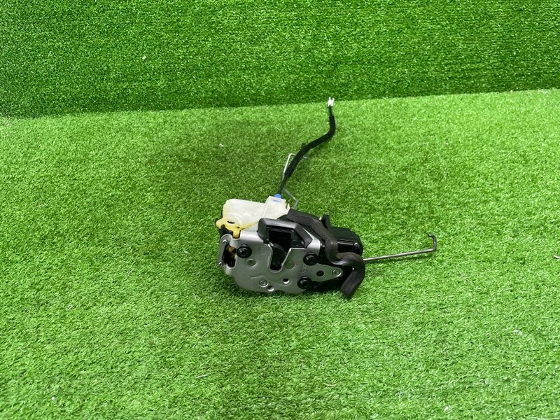 Замок двери передней правой, 3000 рублей, Москва