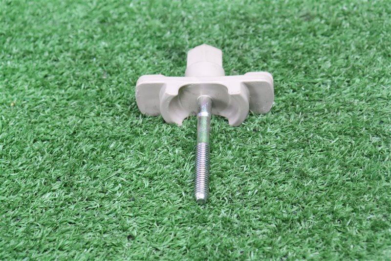 Болт крепления запасного колеса, 1000 рублей, Москва