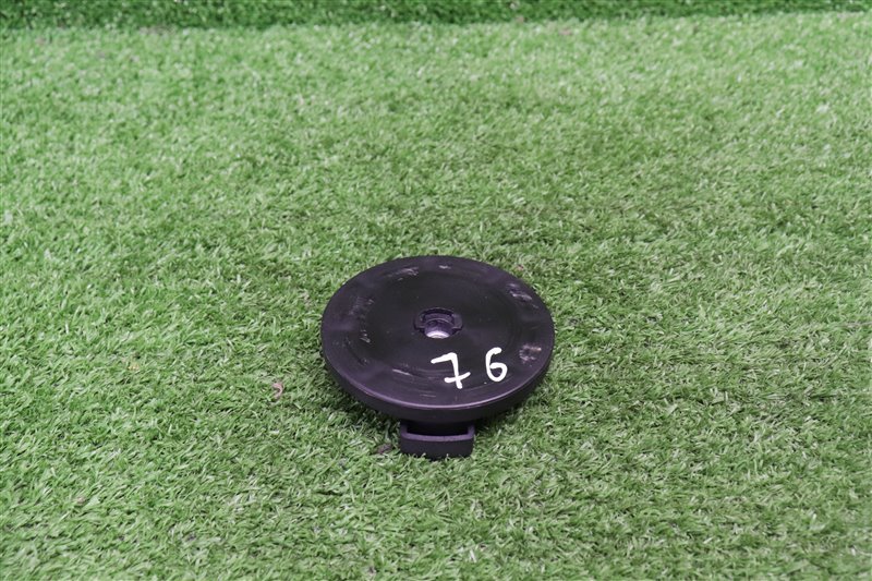 Гайка крепления запасного колеса, 1000 рублей, Москва