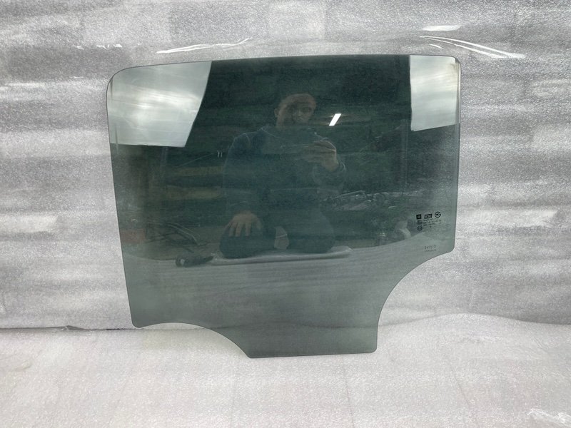 Стекло двери задней левой, 1000 рублей, Москва