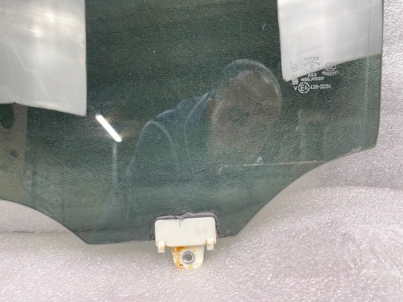 Стекло двери задней правой, 1500 рублей, Москва