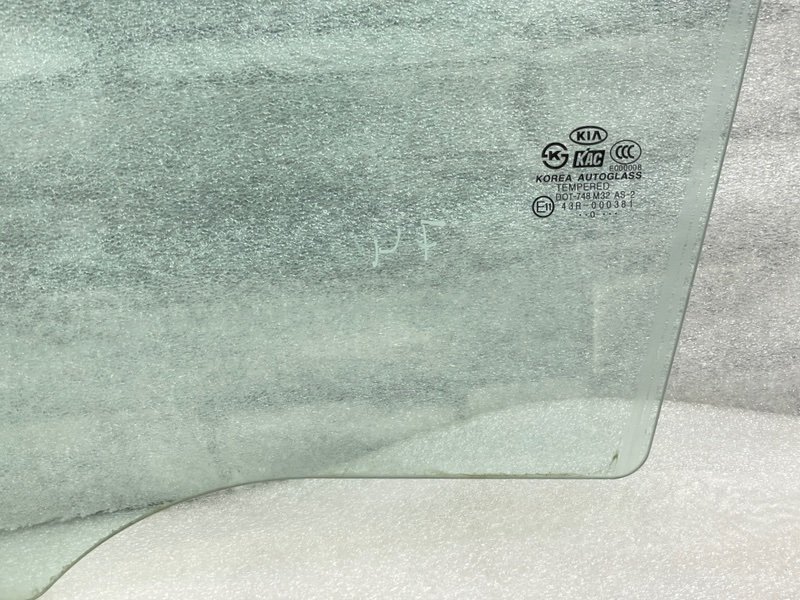 Стекло двери передней левой, 2000 рублей, Москва