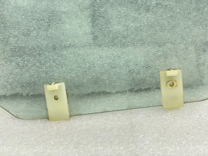 Стекло двери передней левой, 2000 рублей, Москва