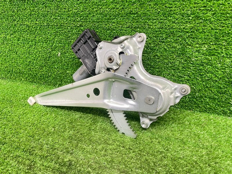 Стеклоподъемник задний, 3000 рублей, Москва