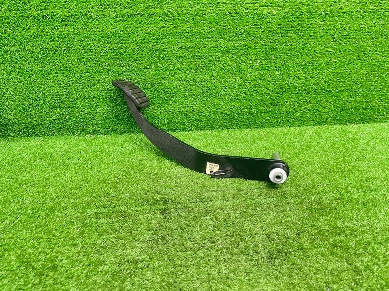 Педаль тормоза, 1000 рублей, Москва