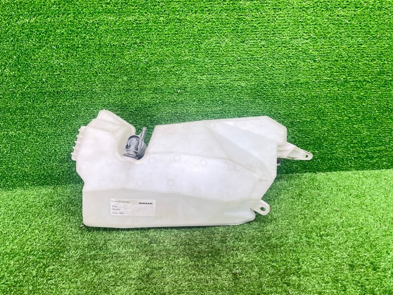 Бачок омывателя лобового стекла, 1000 рублей, Москва