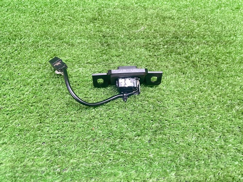 Кнопка открывания багажника, 2000 рублей, Москва