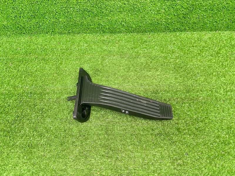 Педаль газа, 1500 рублей, Москва