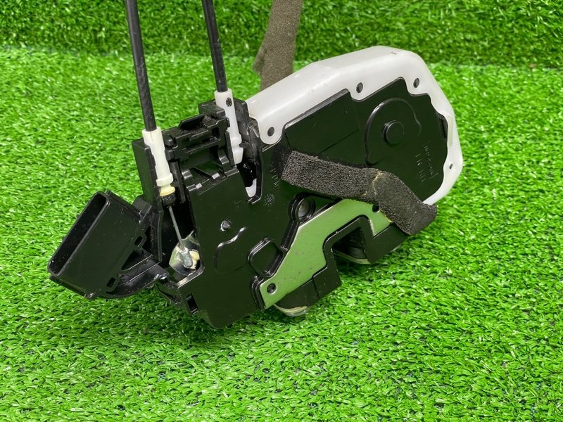 Замок двери передней правой, 1000 рублей, Москва