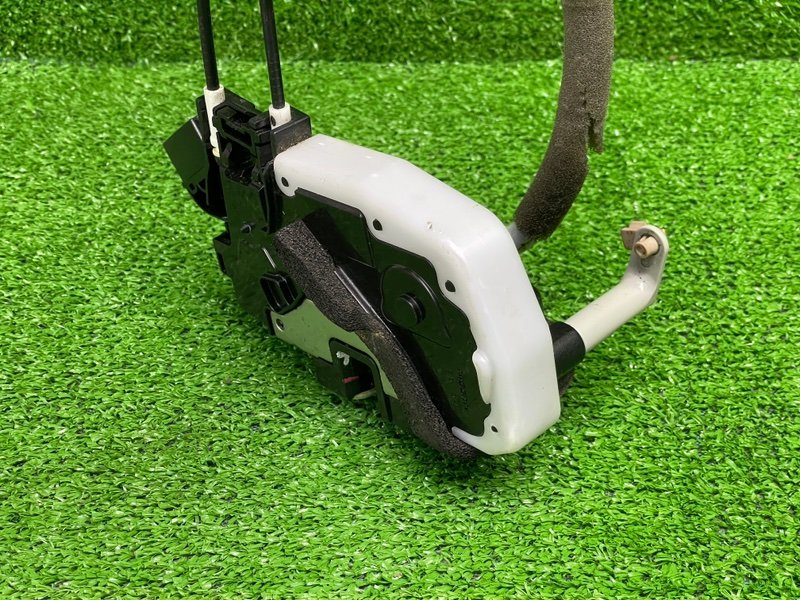 Замок двери передней правой, 1000 рублей, Москва