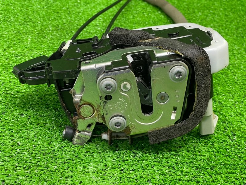 Замок двери передней правой, 1000 рублей, Москва