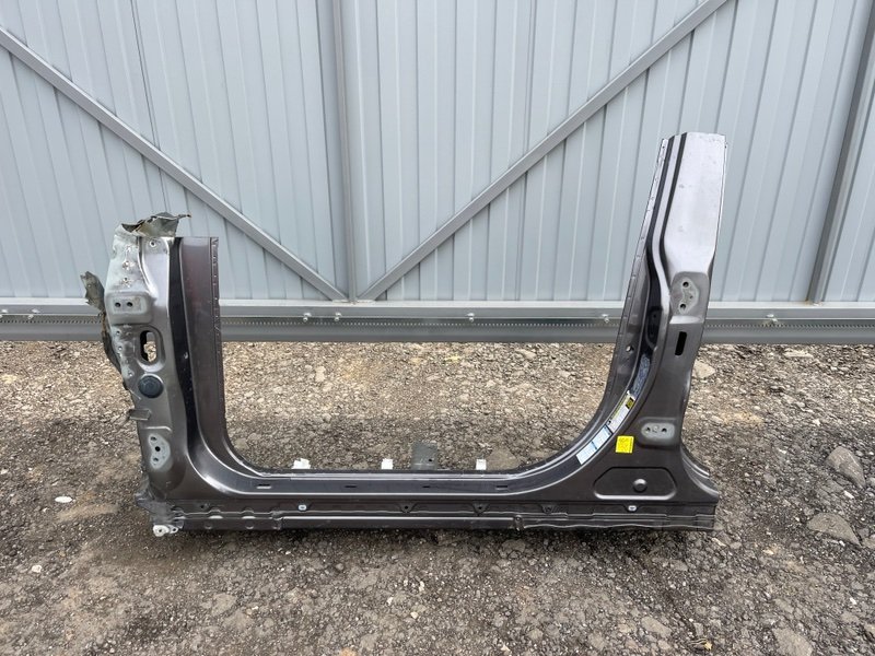 Порог со стойкой левый, 45000 рублей, Москва