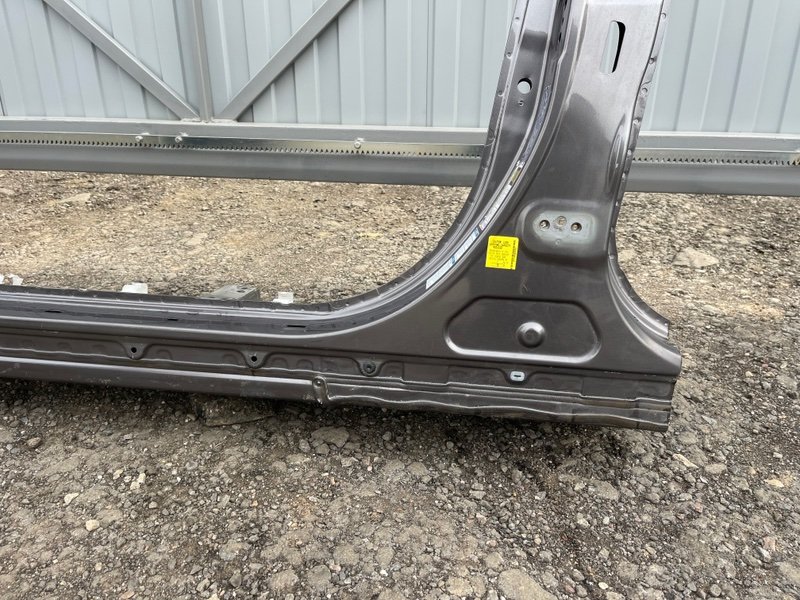 Порог со стойкой левый, 45000 рублей, Москва