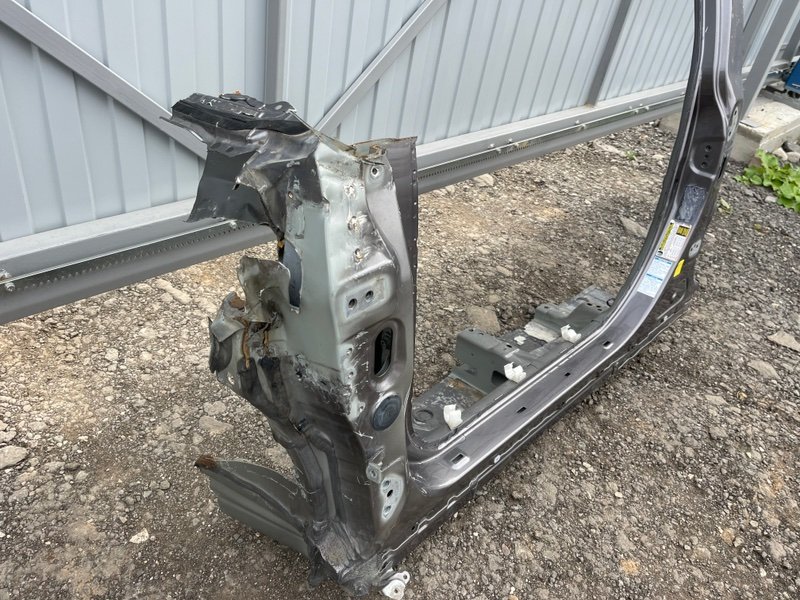 Порог со стойкой левый, 45000 рублей, Москва