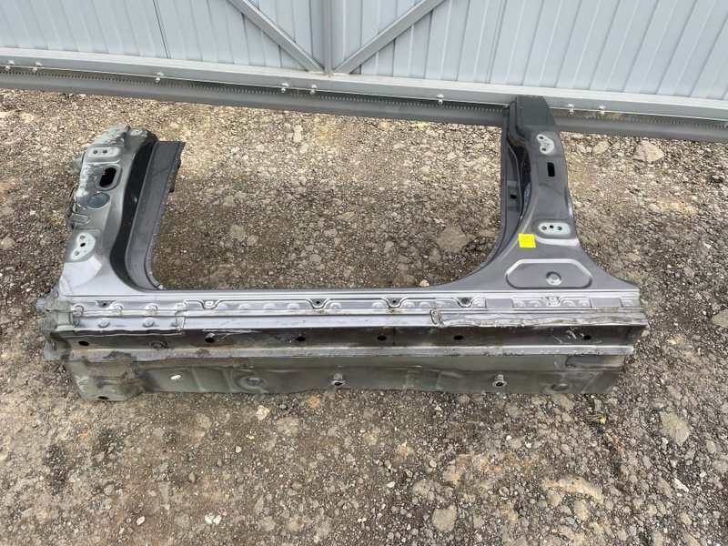 Порог со стойкой левый, 45000 рублей, Москва