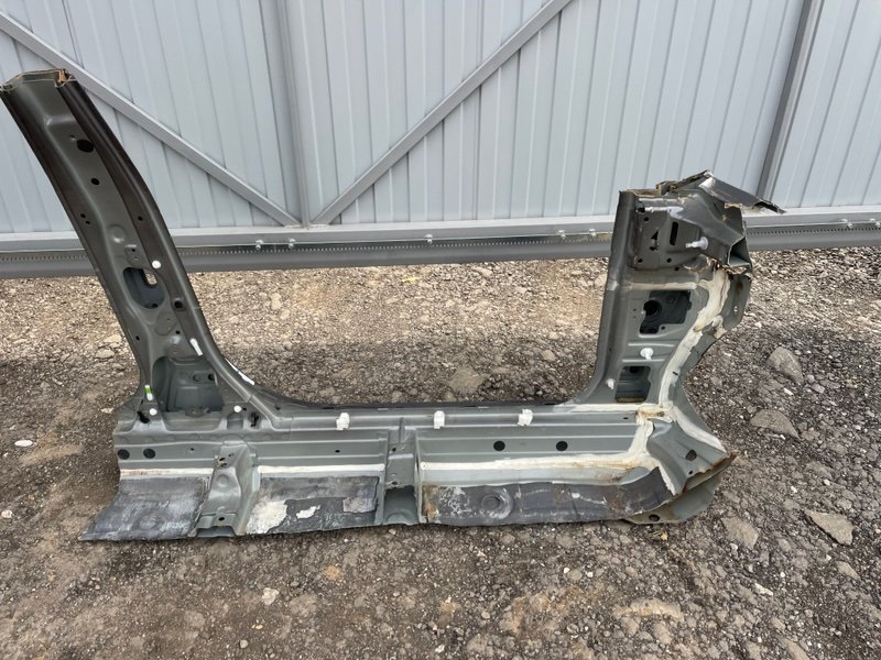 Порог со стойкой левый, 45000 рублей, Москва