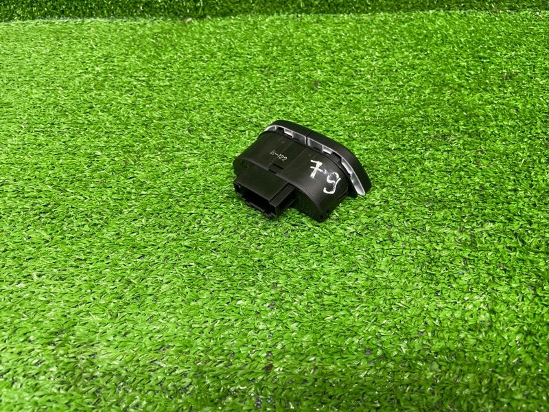 Кнопка обогрева сидений, 600 рублей, Москва