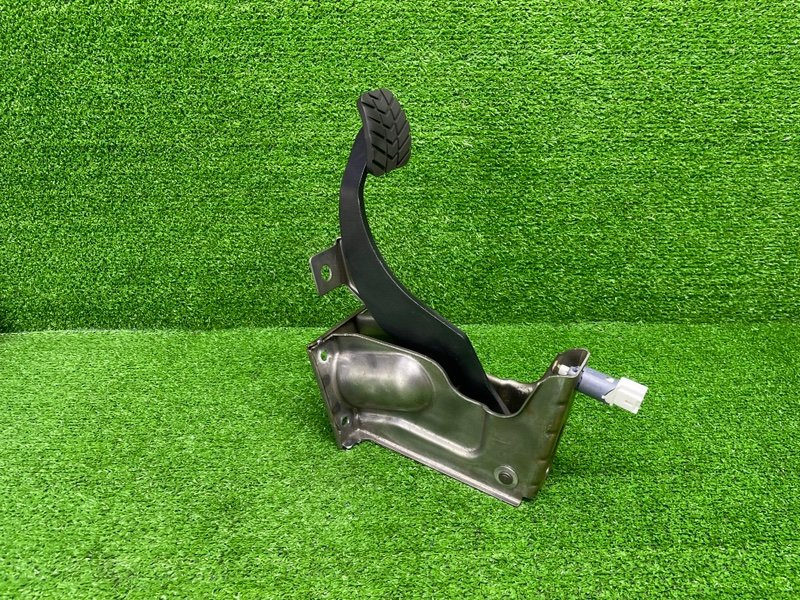 Педаль тормоза, 1900 рублей, Москва