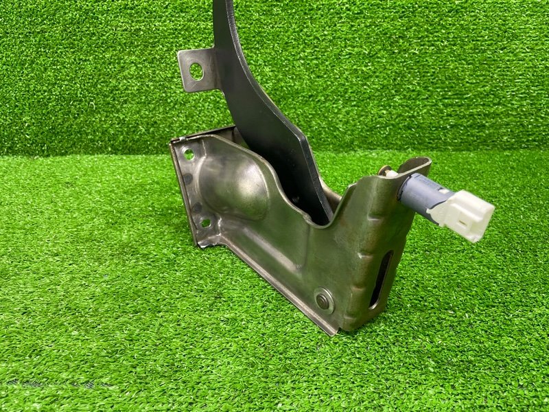 Педаль тормоза, 1900 рублей, Москва