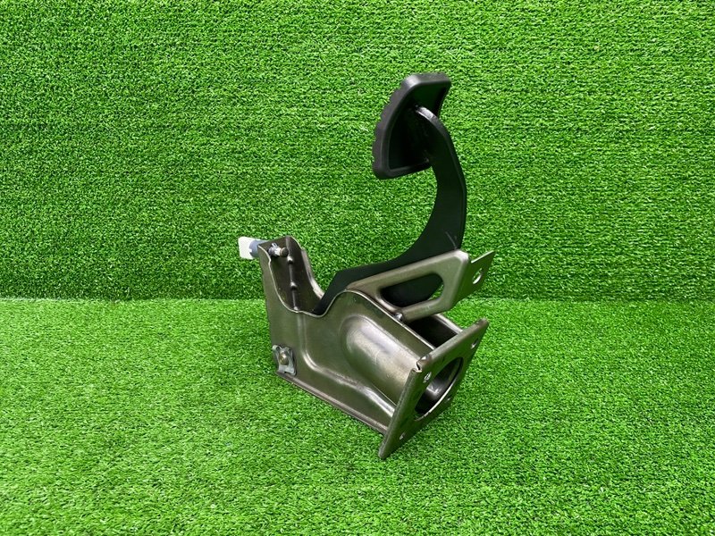 Педаль тормоза, 1900 рублей, Москва