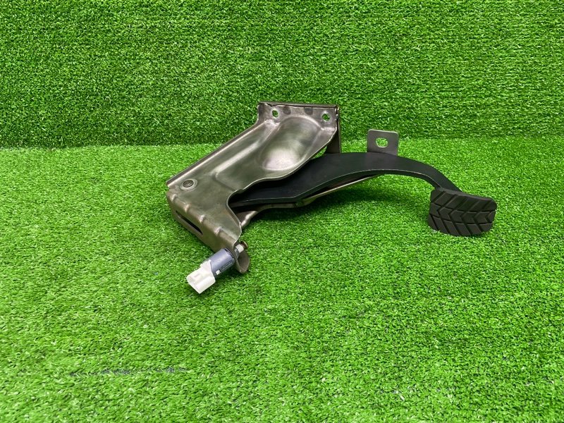 Педаль тормоза, 1900 рублей, Москва