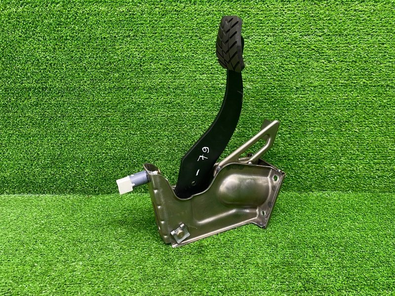 Педаль тормоза, 1900 рублей, Москва