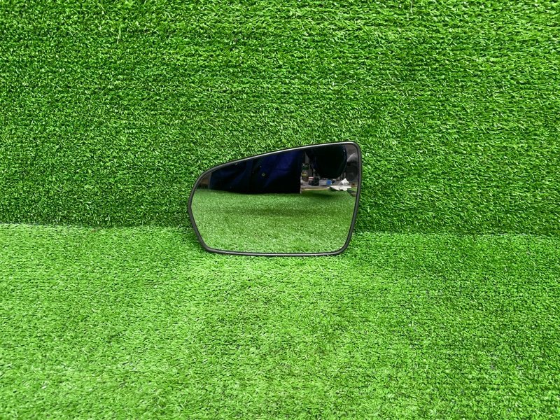 Зеркальный элемент, 1000 рублей, Москва