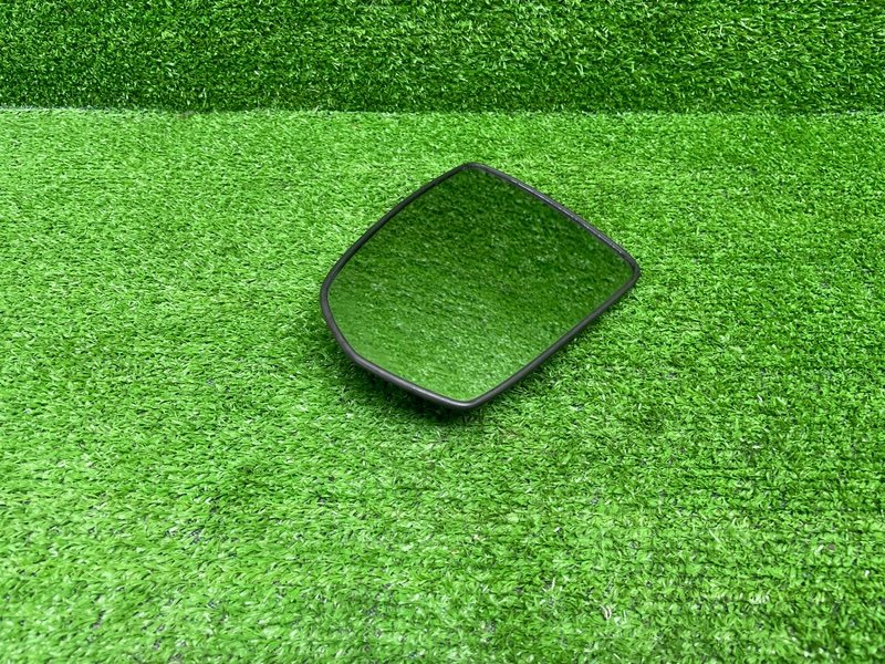 Зеркальный элемент, 1000 рублей, Москва