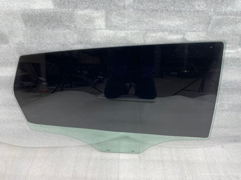 Стекло двери задней правой, 2500 рублей, Москва