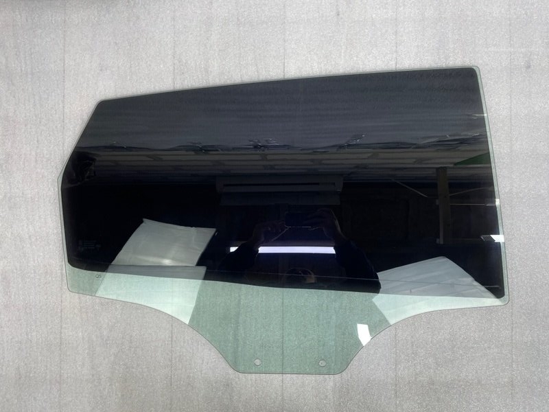 Стекло двери задней правой, 2500 рублей, Москва