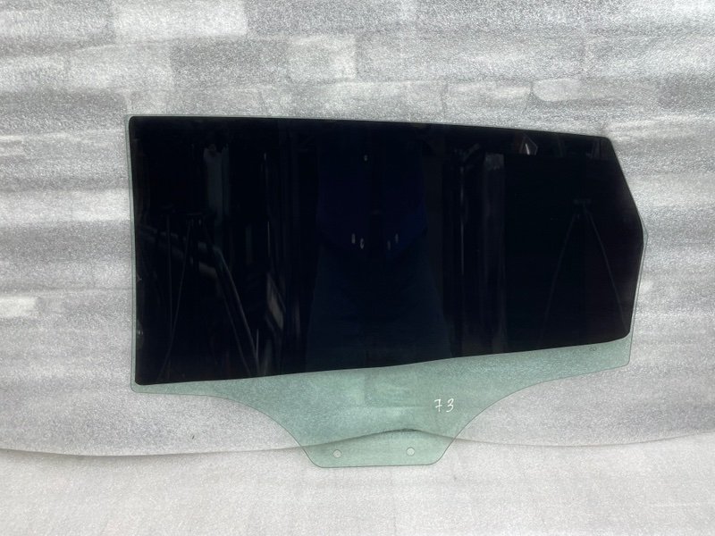 Стекло двери задней правой, 2500 рублей, Москва