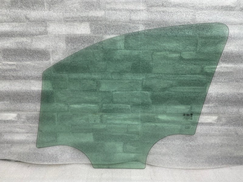 Стекло двери передней правой, 1500 рублей, Москва