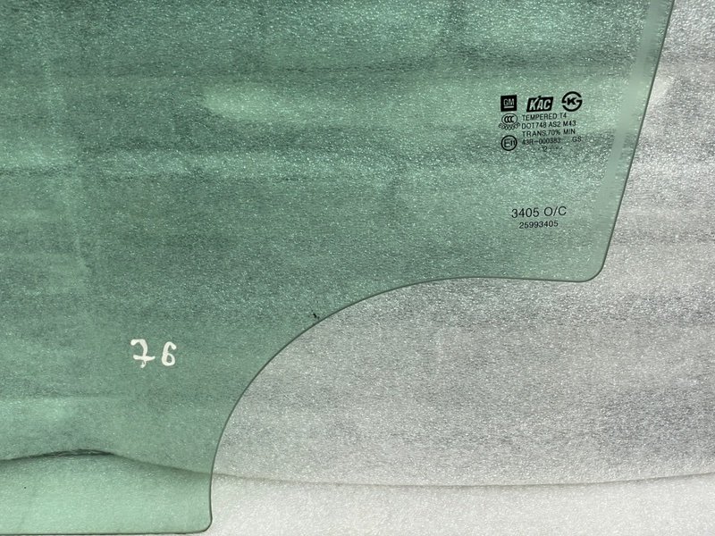 Стекло двери передней левой, 2000 рублей, Москва