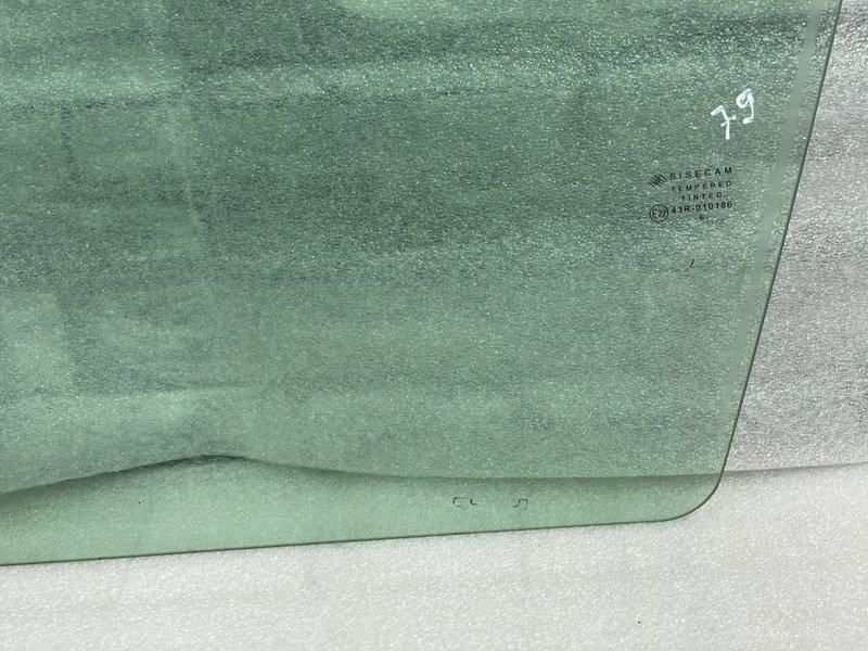 Стекло двери передней левой, 4000 рублей, Москва