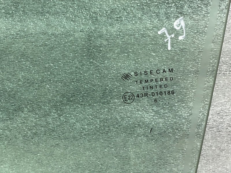 Стекло двери передней левой, 4000 рублей, Москва