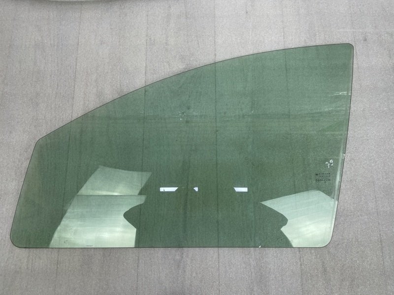 Стекло двери передней левой, 4000 рублей, Москва