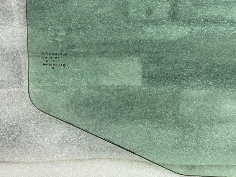 Стекло двери задней правой, 2100 рублей, Москва