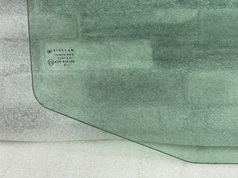 Стекло двери задней левой, 2100 рублей, Москва