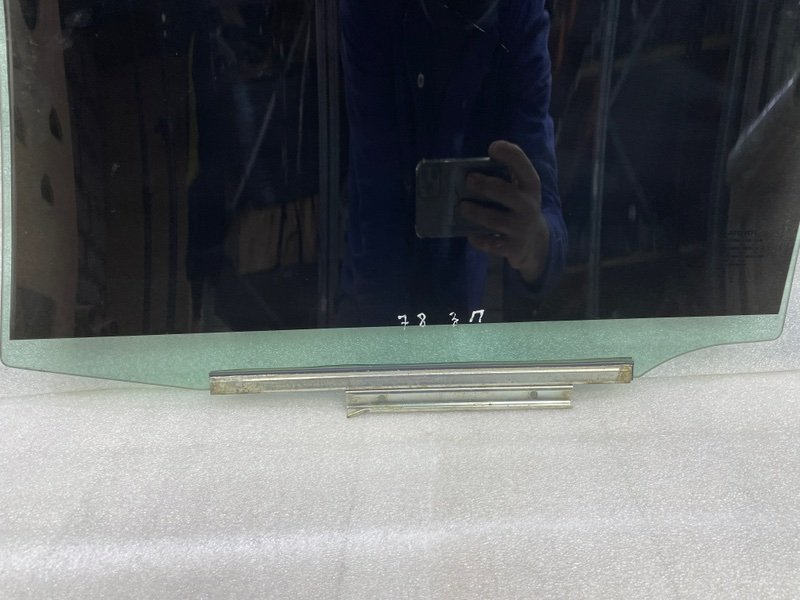 Стекло двери задней правой, 3500 рублей, Москва