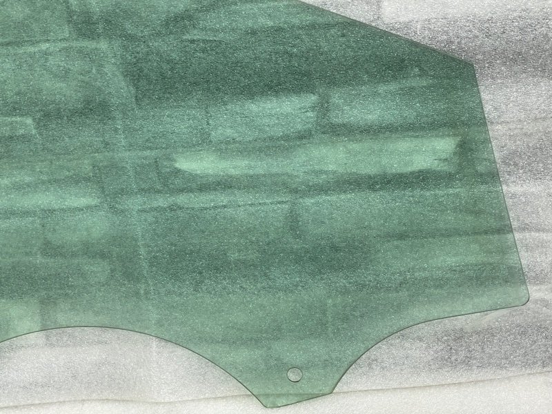 Стекло двери передней левой, 1050 рублей, Москва