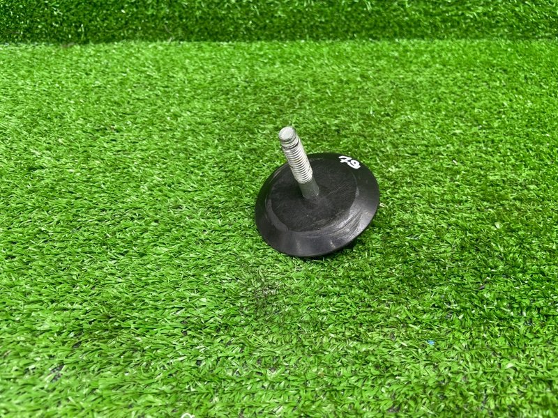 Болт крепления запасного колеса, 1000 рублей, Москва