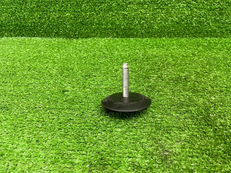 Болт крепления запасного колеса, 1000 рублей, Москва