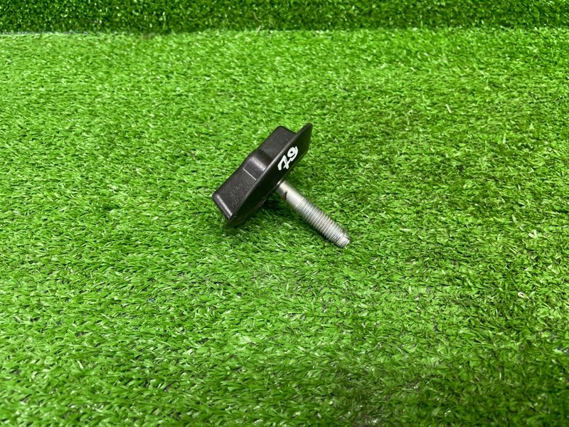 Болт крепления запасного колеса, 1000 рублей, Москва