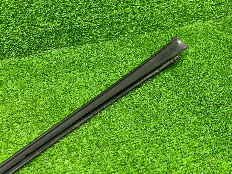 Молдинг лобового стекла, 2000 рублей, Москва