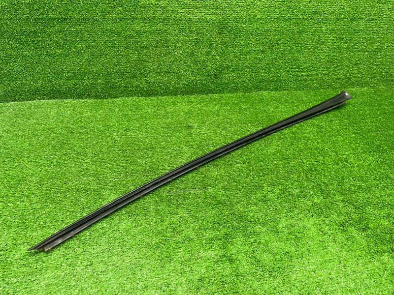 Молдинг лобового стекла, 2000 рублей, Москва