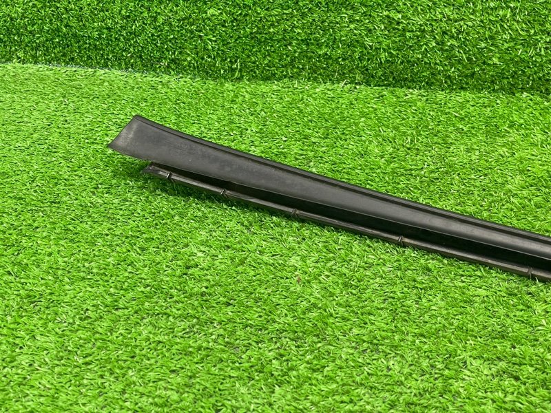 Молдинг лобового стекла, 2100 рублей, Москва